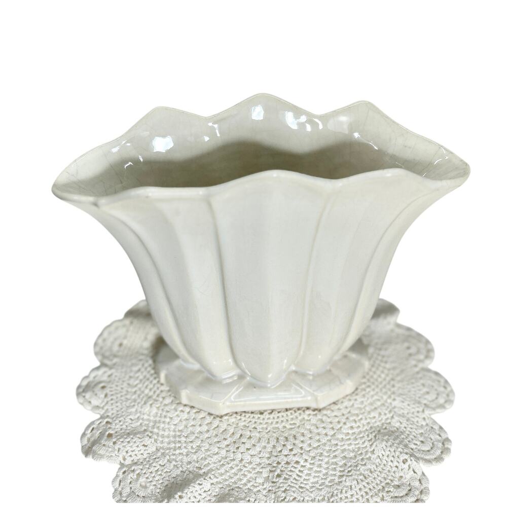 VTG McCoy White Ceramic Urn Vase Art Deco Empire Scalloped 8.5 Tall x 10.5 Wide